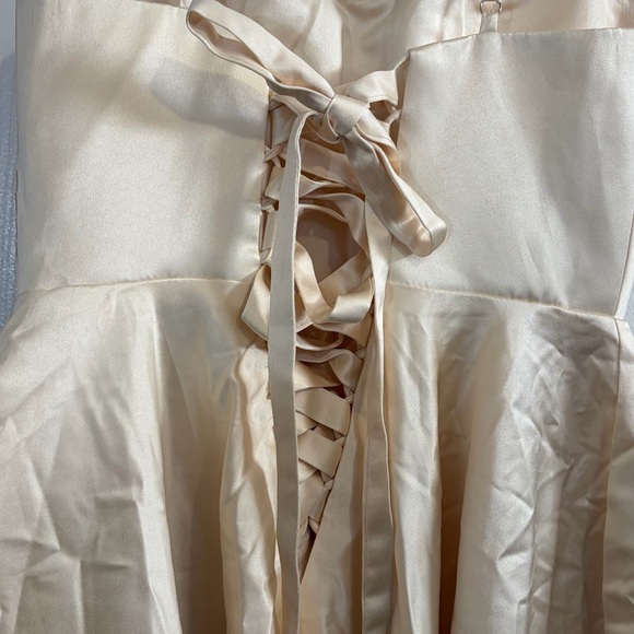 Creme Mini Length Spaghetti Strap Wedding Dress Sz 8 - Picture 4 of 5